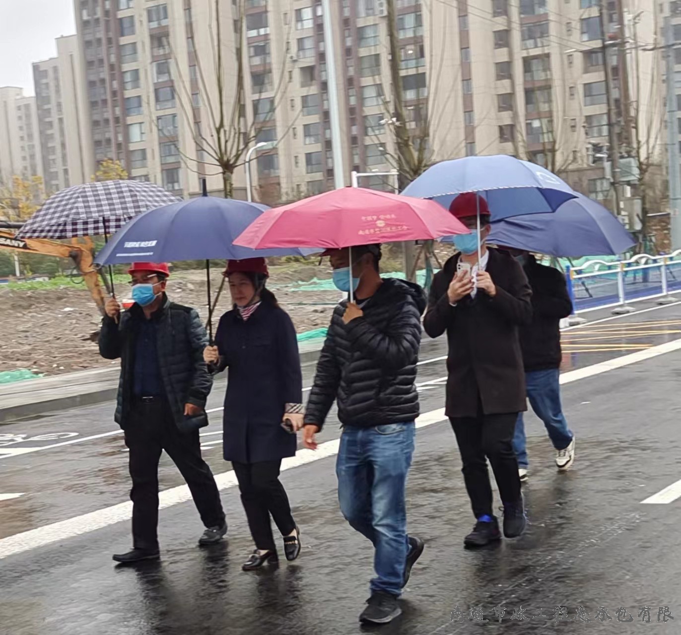 嚴英副區(qū)長調(diào)研星城路橋梁改造工程